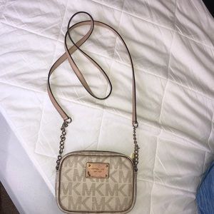 Michael kors crossbody purse